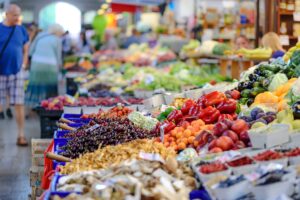 Farmers-market-Dublin-Suesey-Street-recommends-fresh-fruit-and-veg
